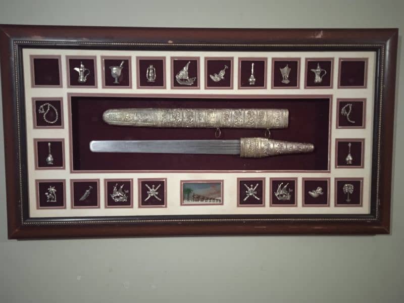 ANTIQUE OMANI WALL FRAMED SWORD 1