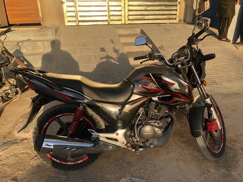 Honda CB 150F Grey Colour 3