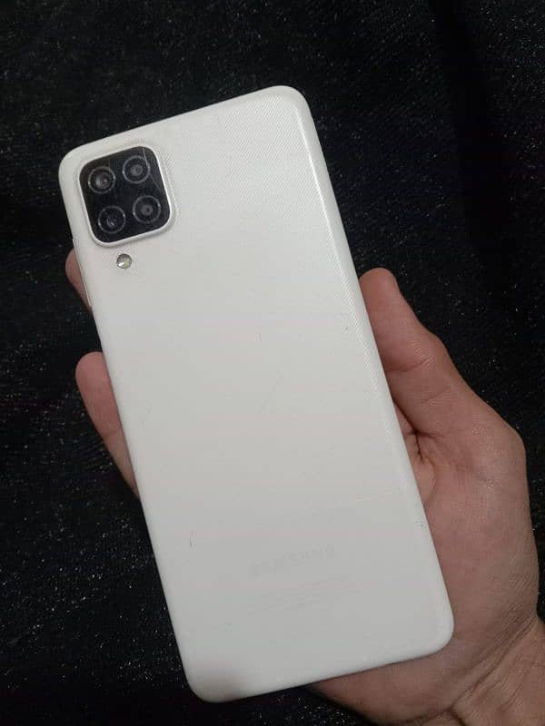 Selling Samsung A12 ( 4/128 ) 0