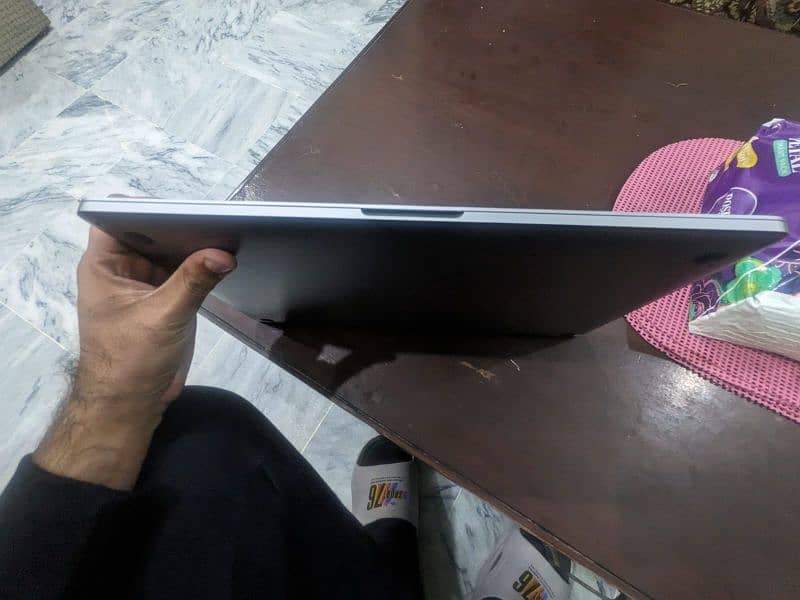 MacBook pro 2018 15.6 inch 6