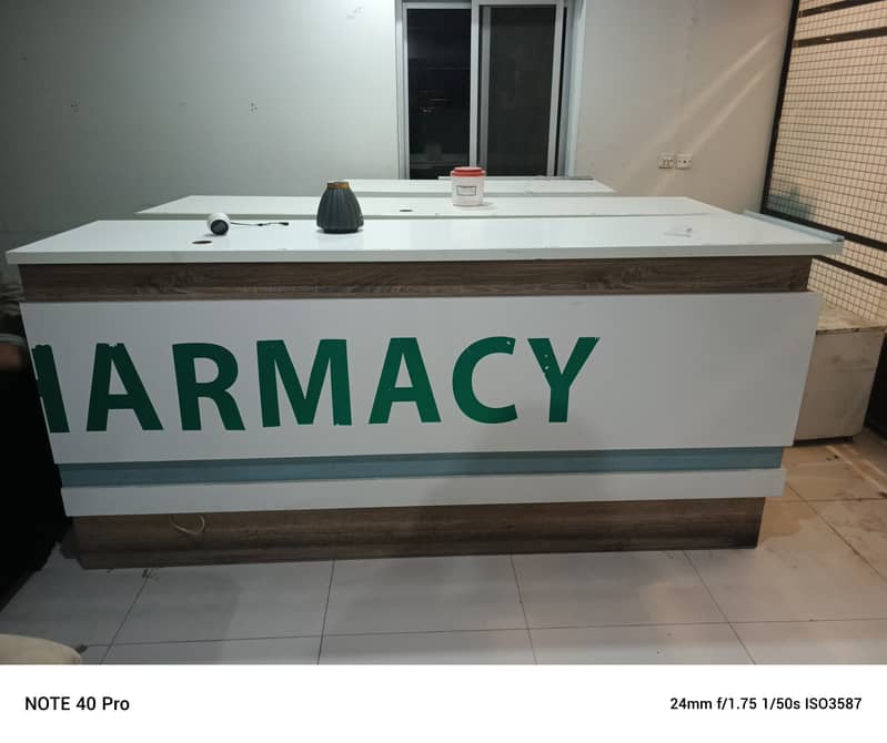 Farmacy front counters 0