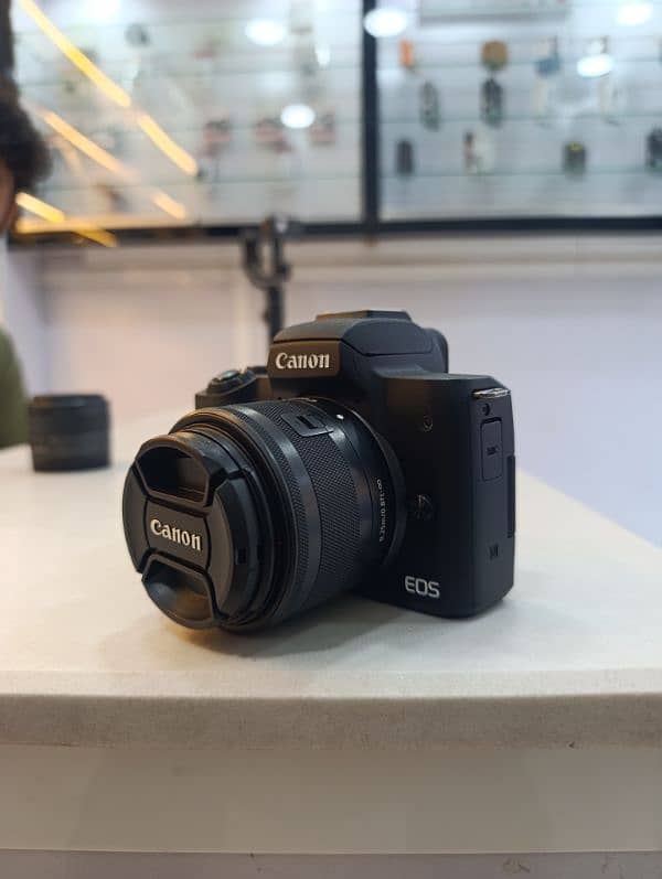 Canon M50 Mirrorless 10/10 1