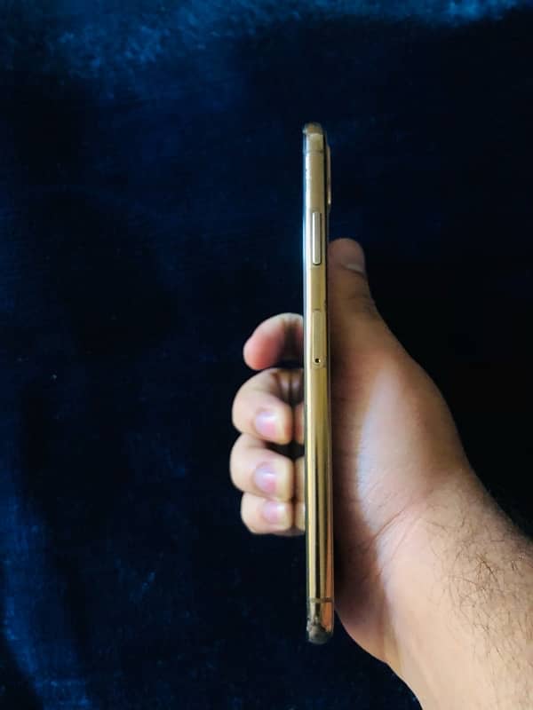 iPhone XS Max (PTA Approve) 3