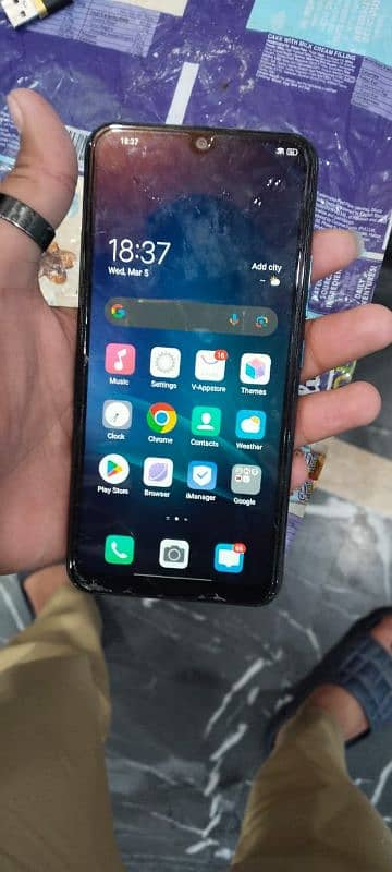 Vivo Y11 with box and charger 3