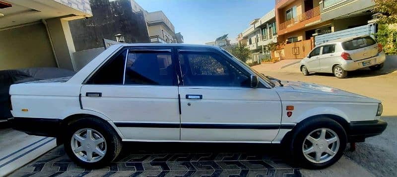 Nissan Sunny 1986 4