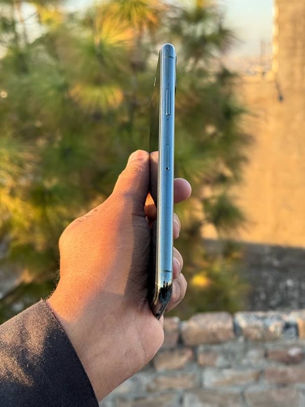 iPhone11 Pro Max Totally original 85health 4