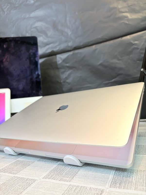 MacBook Pro 2019 16”inch 16-512 4GB Graphics 3 Unit Available 5