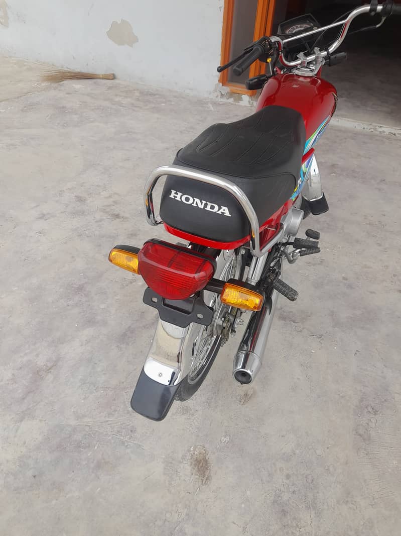 Honda CD 70 2024 6