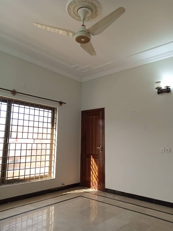 Kanal Uper Portion Available For Rent In G 15 Islamabad 10