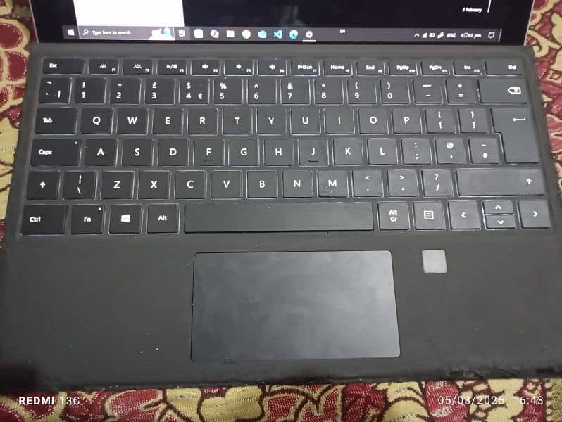 Microsoft surface pro 4 (8 128) 5