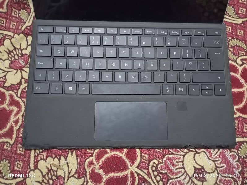 Microsoft surface pro 4 (8 128) 7