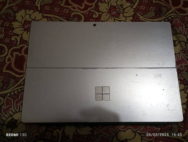 Microsoft surface pro 4 (8 128) 9