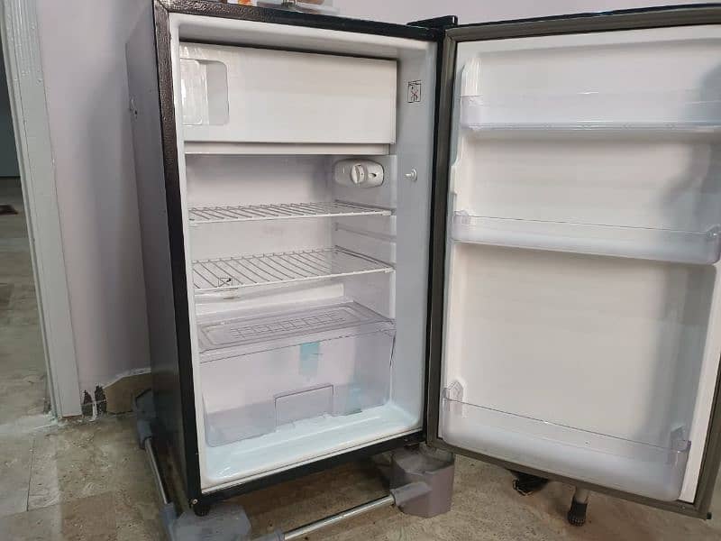 Dawlence Single Door Fridge For Sale 1