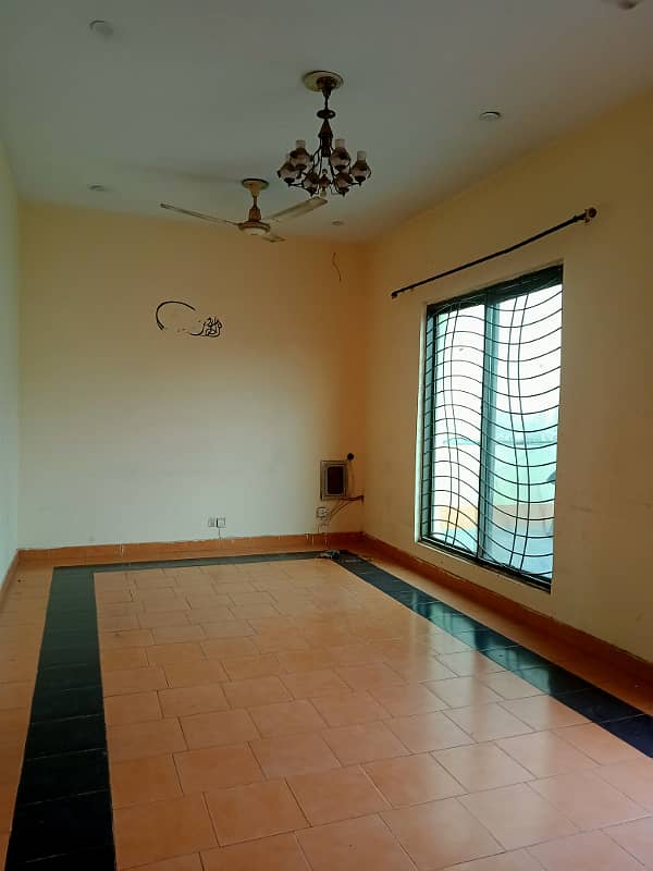 7 marla neat upper portion for rent in psic society near lums dha lhr 5