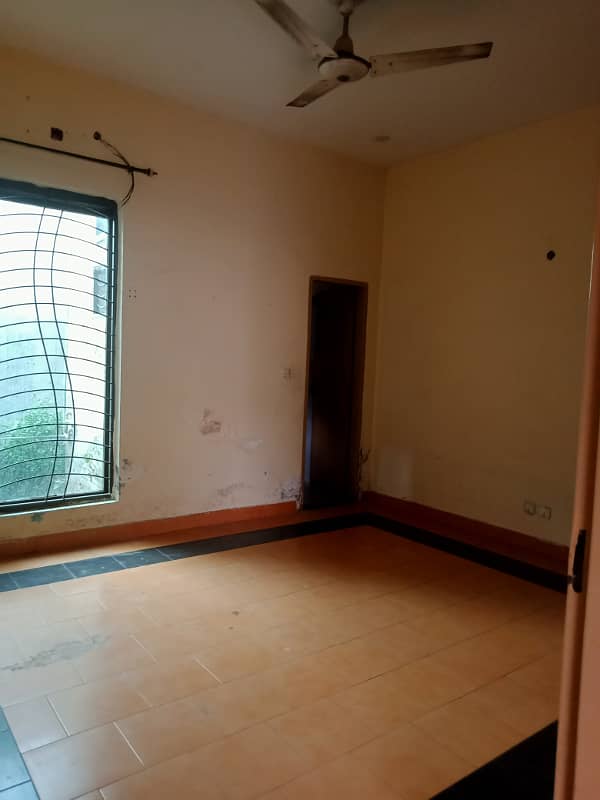 7 marla neat upper portion for rent in psic society near lums dha lhr 6