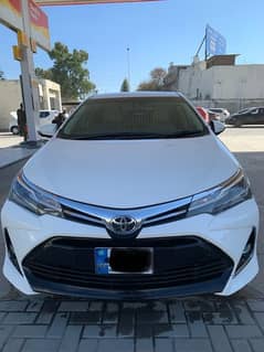 Toyota Corolla Grande X beige interior 2021