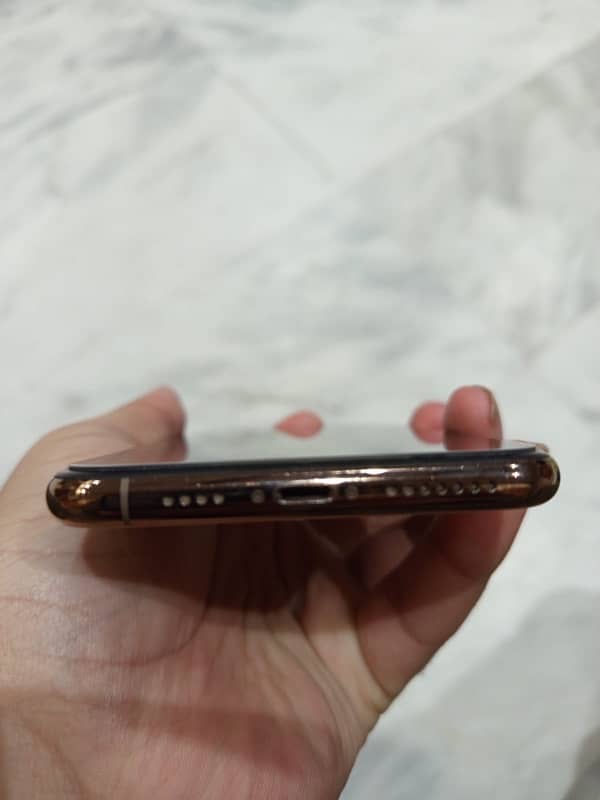 IPHONE 11 PRO MAX NON PTA ( 512 GB ) 4 MONTH SIM WORKING 5