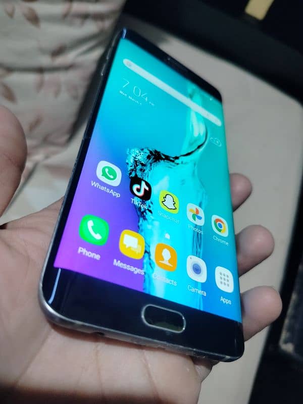 Samsung Galaxy S6 Edge Plus 0