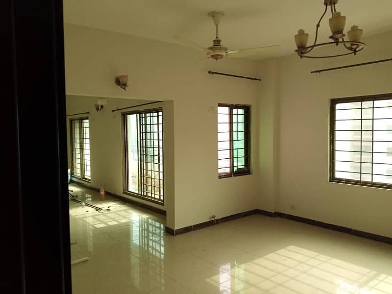 12 Marla 4 Bed Flat For Sale In Askari 11- B, Lahore. 10