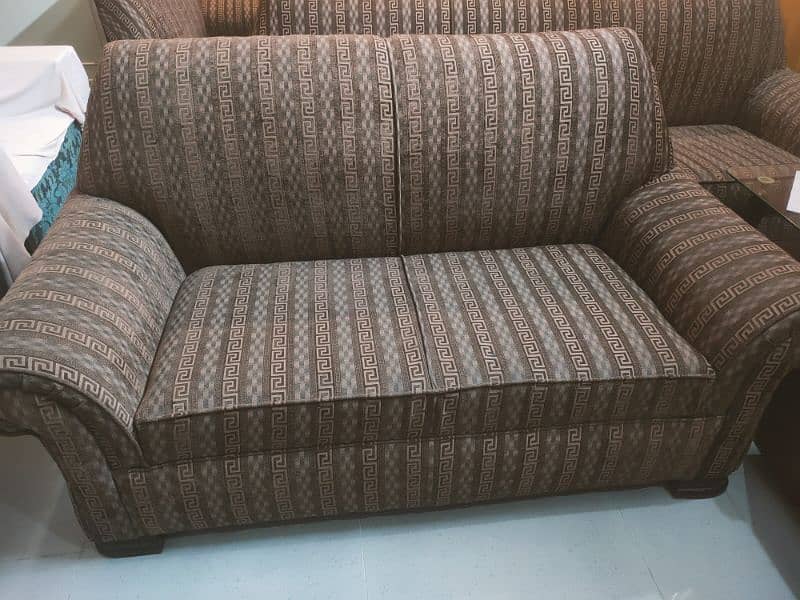 Sofa set 3,2,1 new condition 3