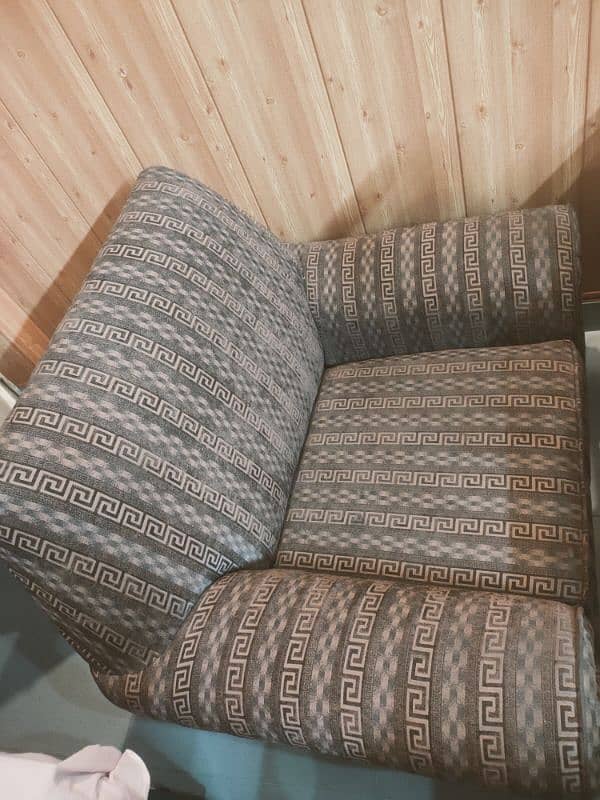 Sofa set 3,2,1 new condition 6