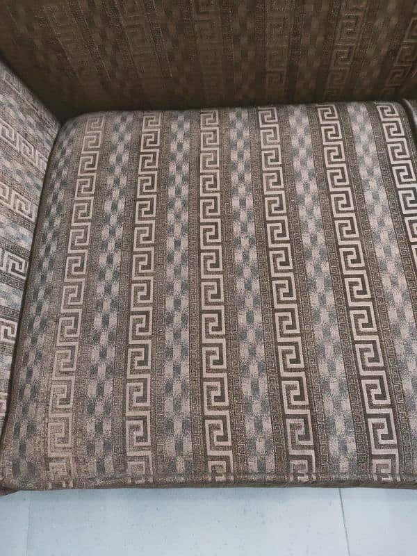 Sofa set 3,2,1 new condition 7