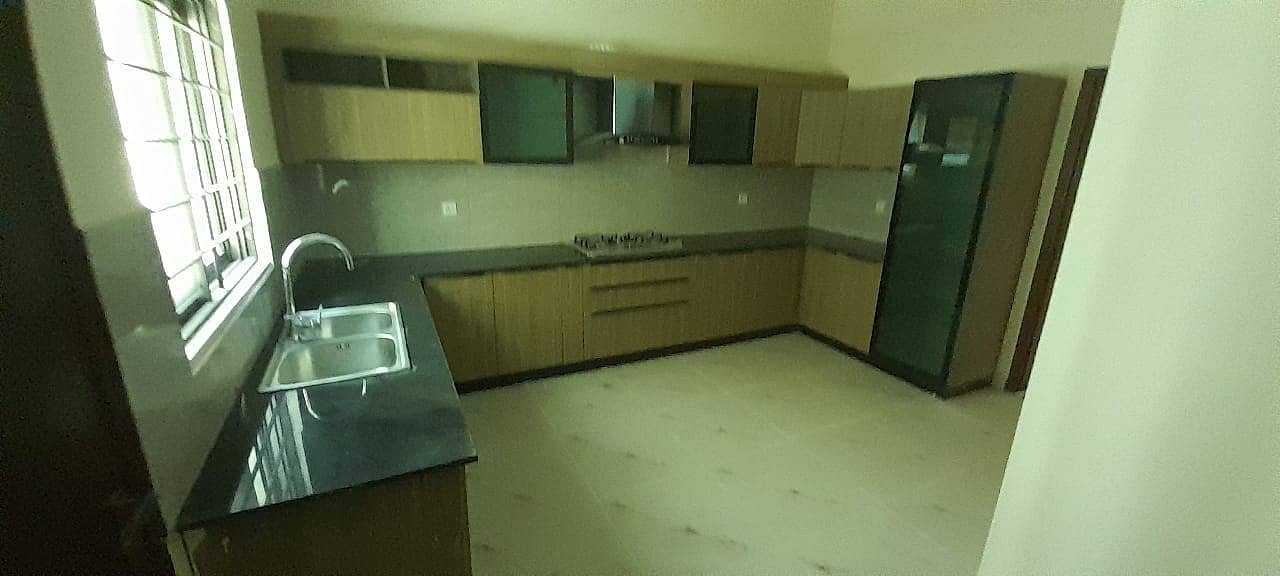 Brigadier House for rent , Askari 6 Karachi 8