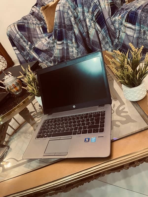 Hp elitebook 840 G2 Core i5 5th Generation 5