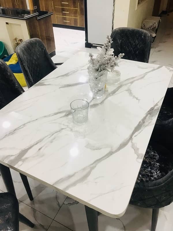 brand new dinning table just three weeks used 1