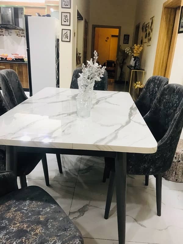 brand new dinning table just three weeks used 2