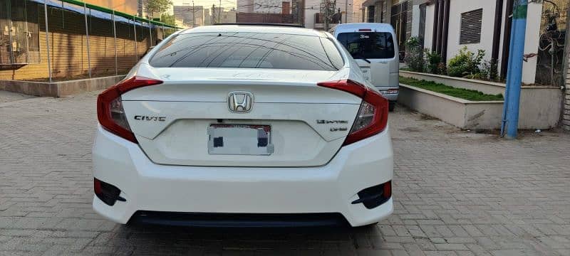 Honda Civic Oriel 2018 13