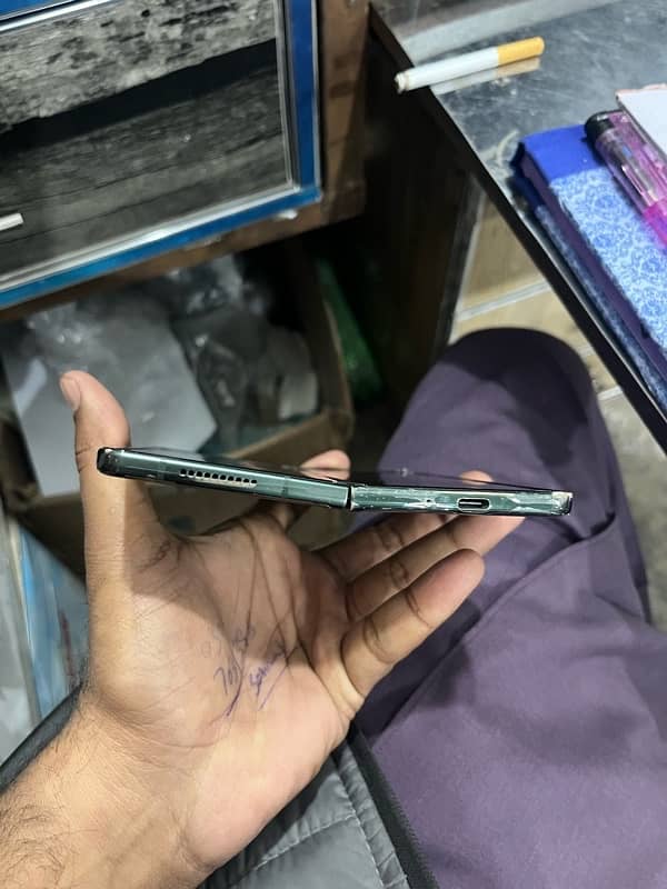 Galaxy z fold 3 6