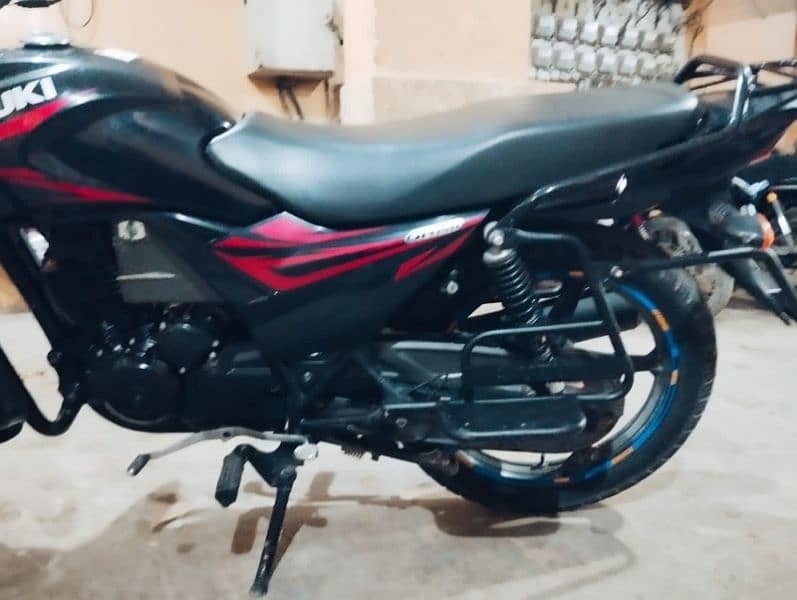 Suzuki gr 150 CC 3