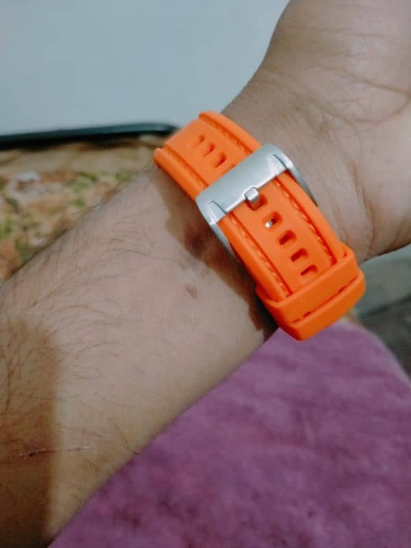 fossil watch bilkul new sat teen belt bhi hai 10