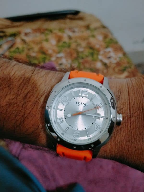 fossil watch bilkul new sat teen belt bhi hai 12