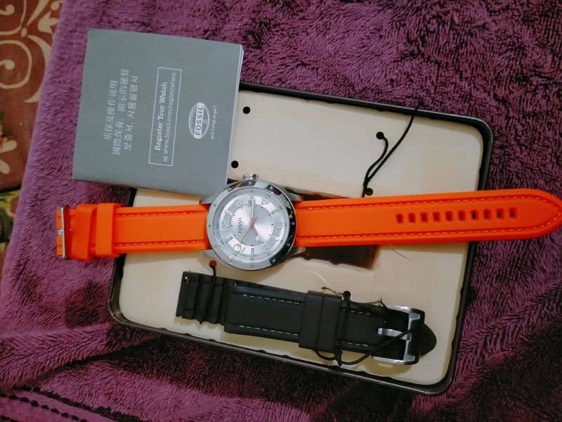 fossil watch bilkul new sat teen belt bhi hai 13