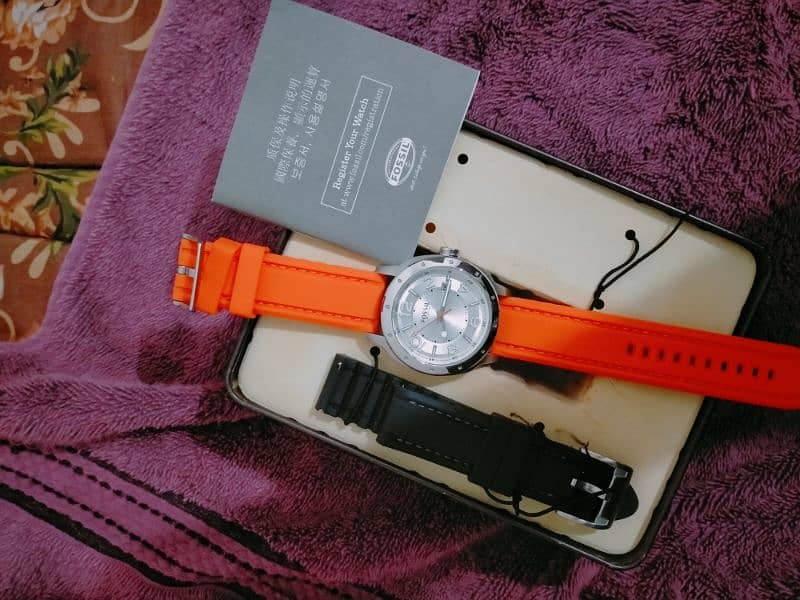 fossil watch bilkul new sat teen belt bhi hai 14