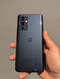 One plus 9 5G 12/128gb single sim