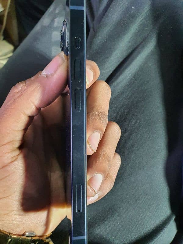 i phone 13 all ok 10/10 condition 92betry health water pac 3