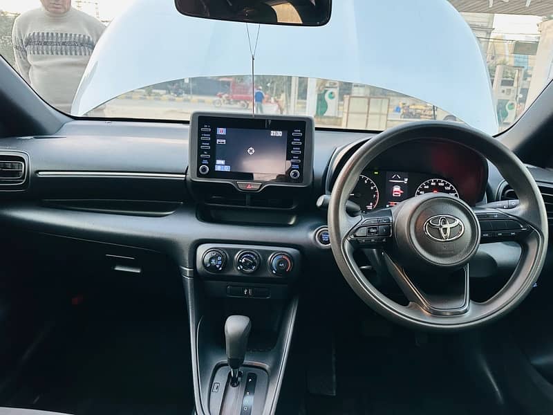 Toyota Yaris X 2021 9