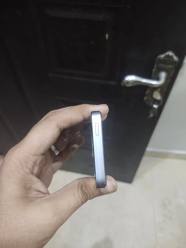 iphone 5s 16 gb pta approved. 6