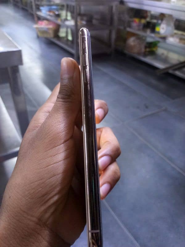 I'm saling for my i phone xs max 03274496150 5