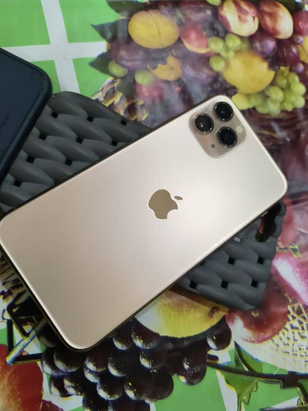 Iphone 11 pro,factory unlocked,256,gold color, all ok 2