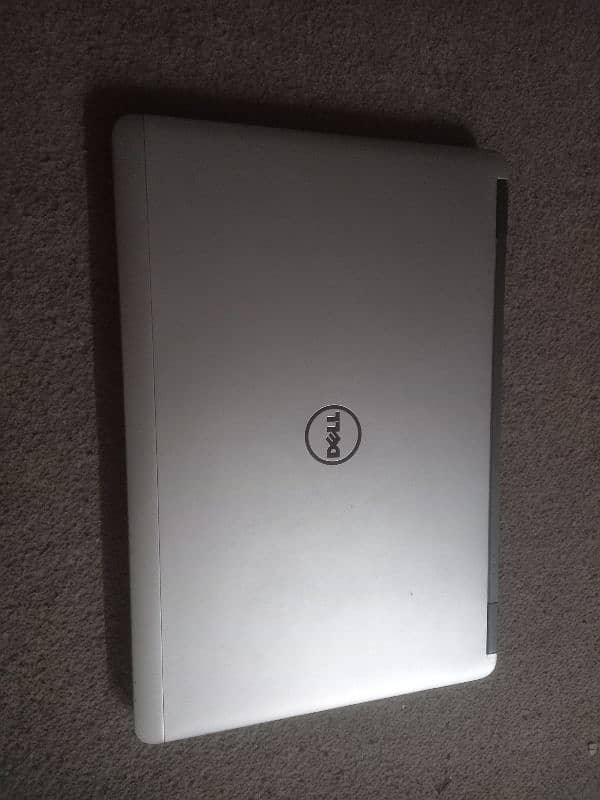 Dell Laptop 0