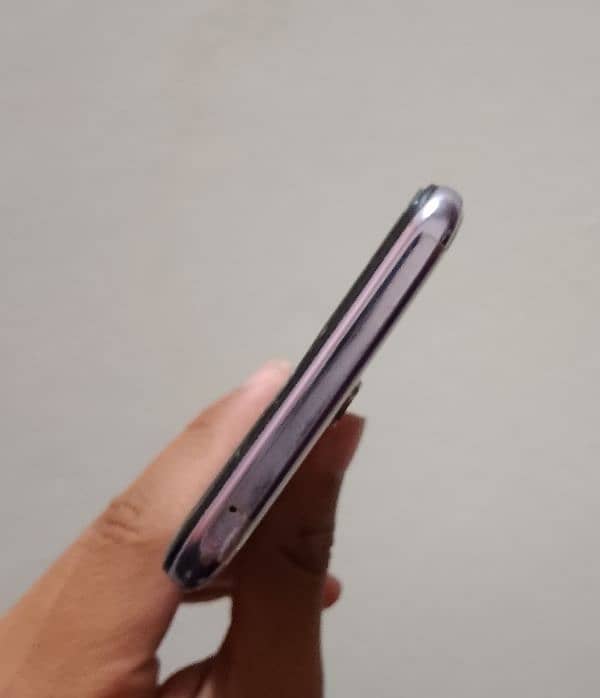 OPPO F11 in almost new condition 20,000 1