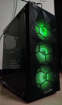 Gaming PC Computer/Desktop 10/10 condition, just turned on.