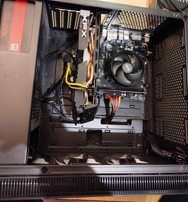 Gaming PC Computer/Desktop 10/10 condition, just turned on. 9