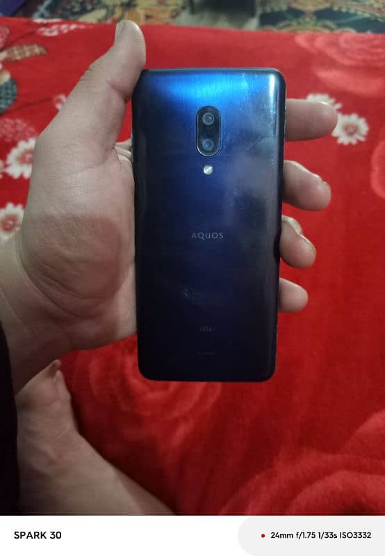 Sharp Aquos zero 2 1