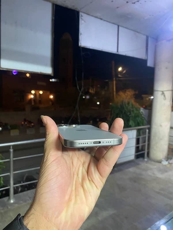 i phone 15 pro 128GB Non PTA jv 3