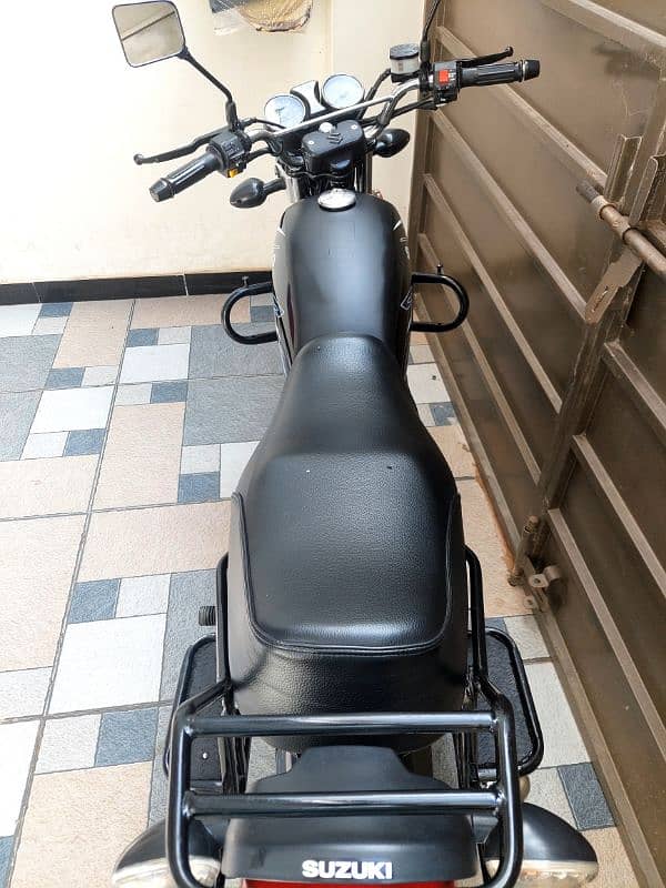 Suzuki Gs 150se 3